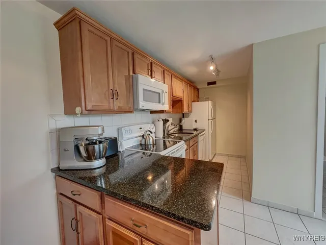 $1,450 | 849 Delaware Avenue, Unit 302, Buffalo, NY 14209