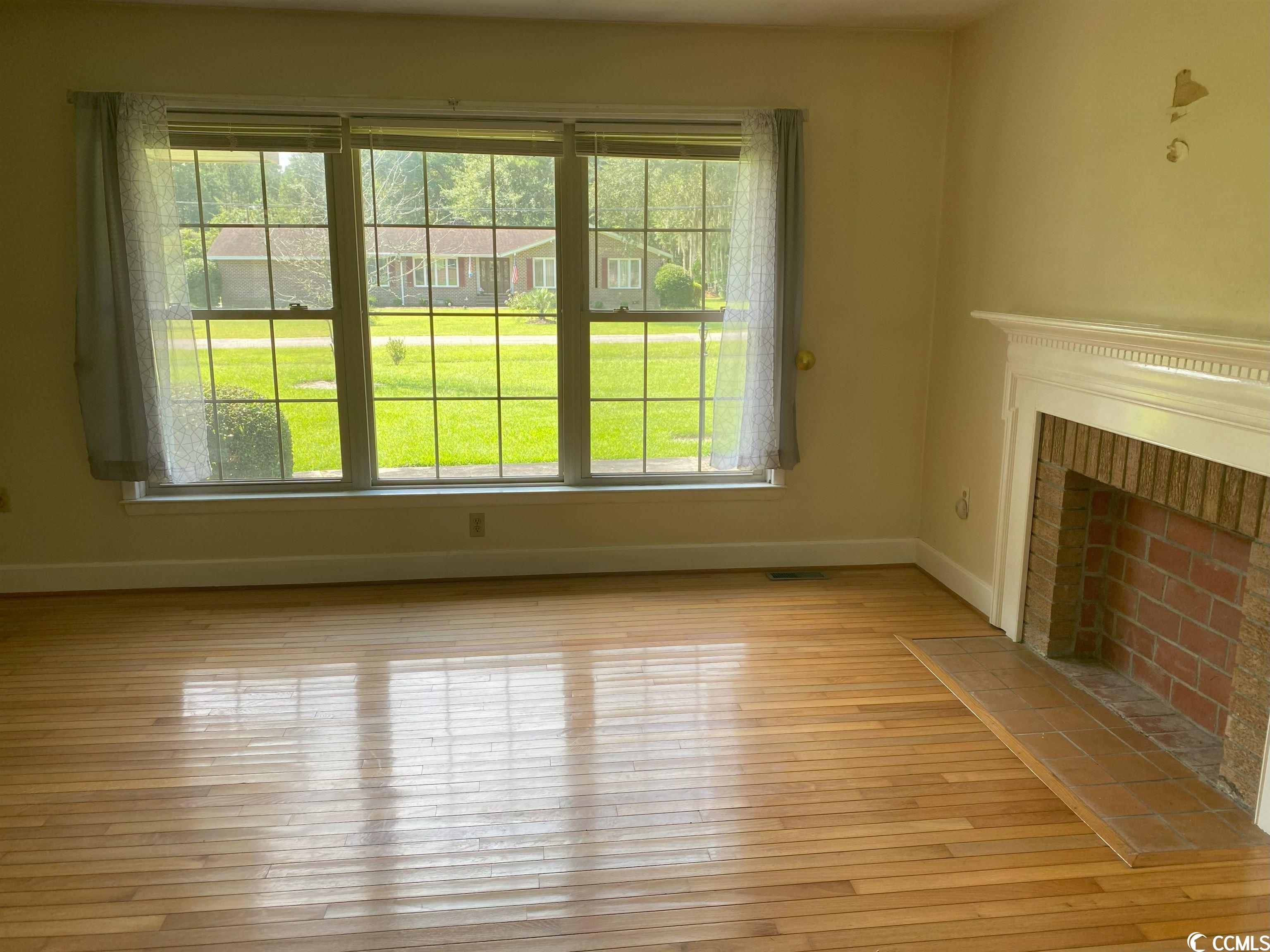 83 Hunter Lane Georgetown, SC 29440 - Photo 3 of 32