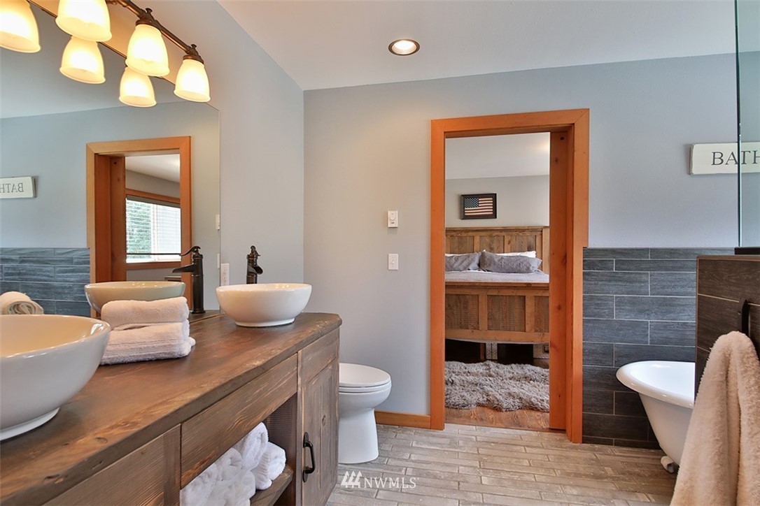 3490 Swede Hill Road Clinton, WA 98236 - Photo 12 of 40
