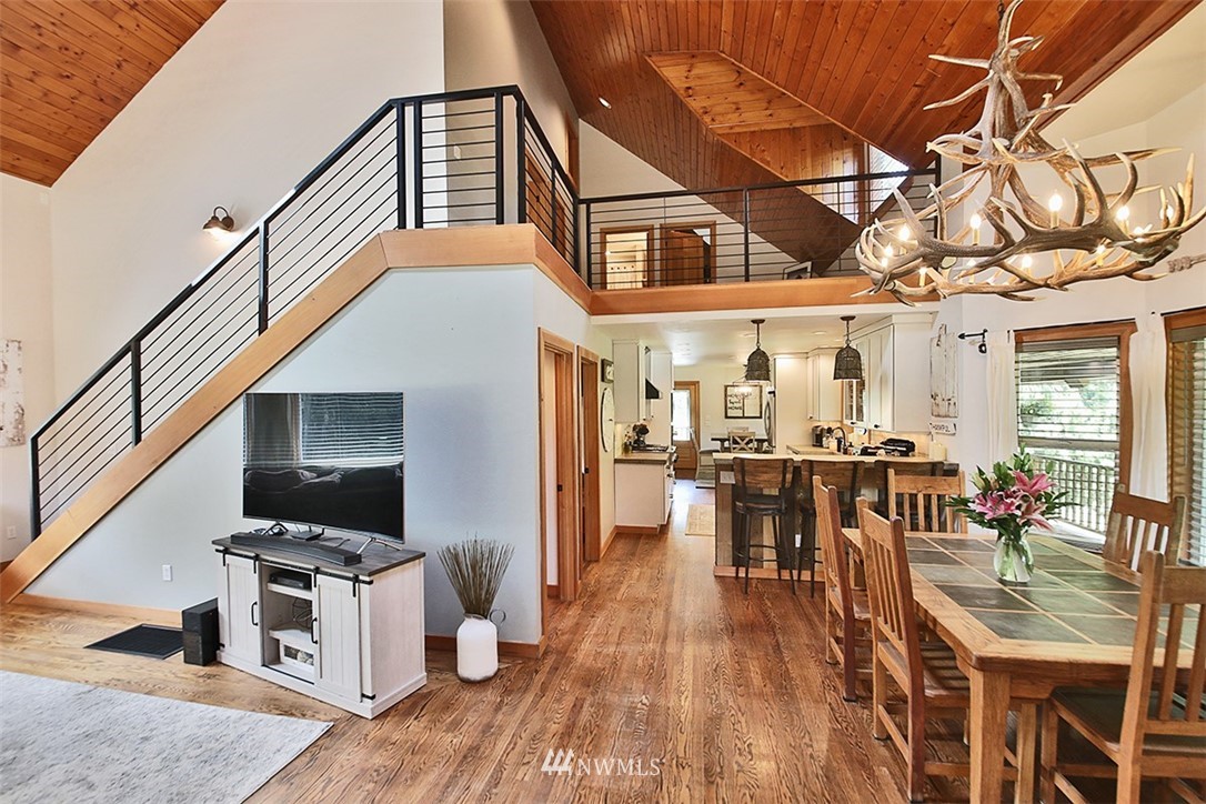 3490 Swede Hill Road Clinton, WA 98236 - Photo 3 of 40