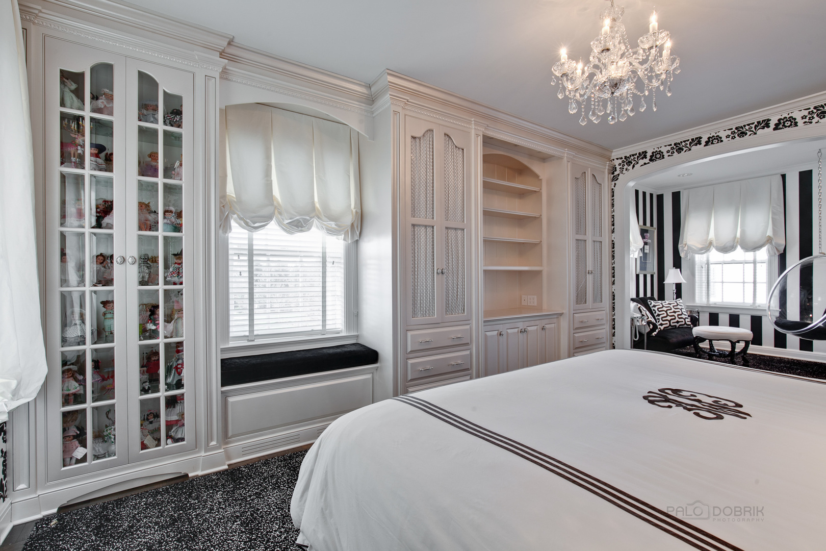 700 South Ridge Road Lake Forest, IL 60045 - Photo 22 of 47 a bedroom with a bed and a window