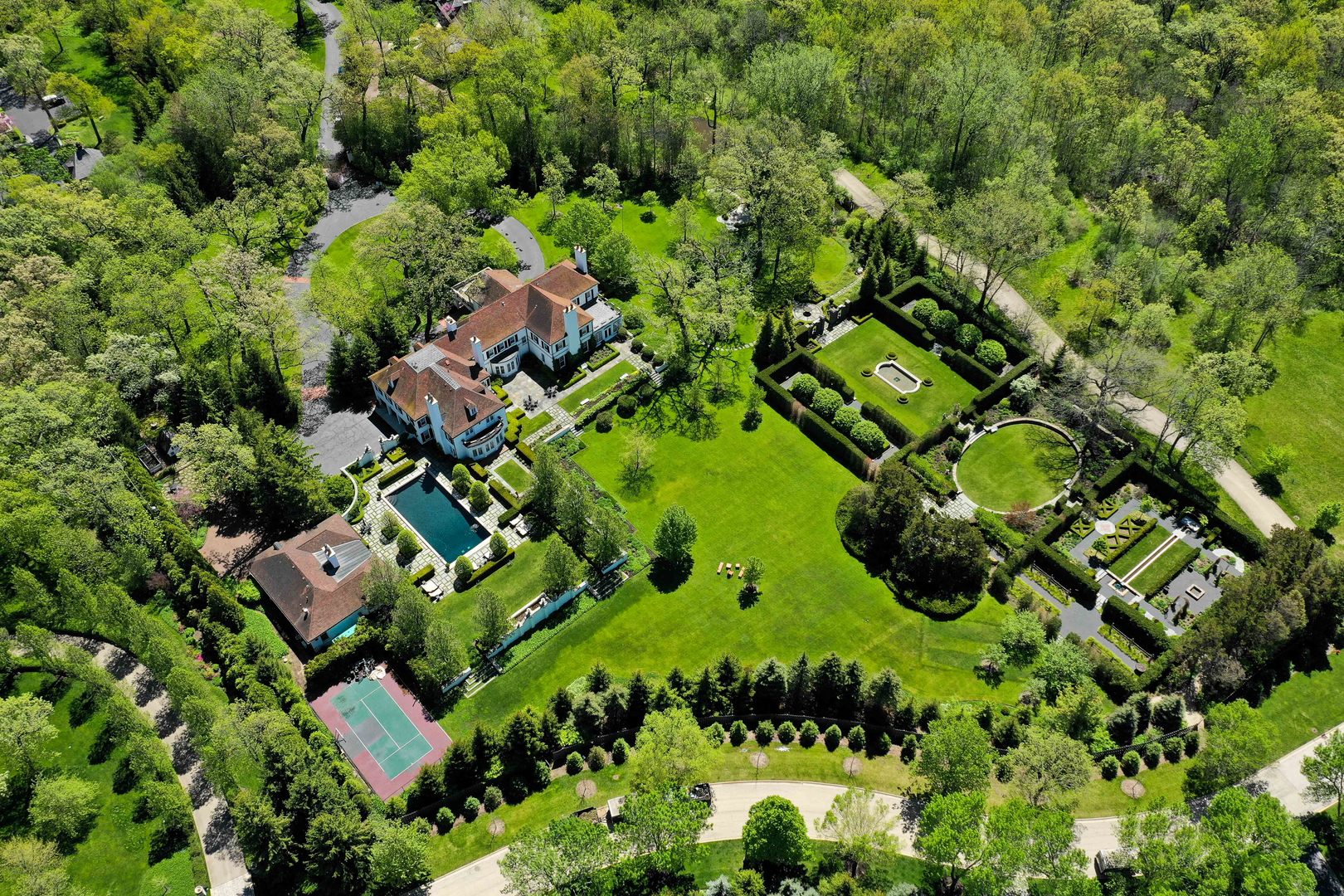 700 South Ridge Road Lake Forest, IL 60045 - Photo 43 of 47 a view of a garden