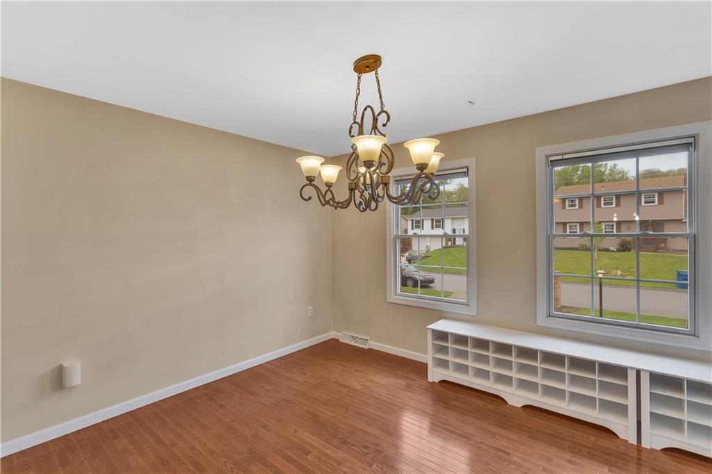 699 Surfside Drive Pittsburgh, PA 15239 - Photo 13 of 35