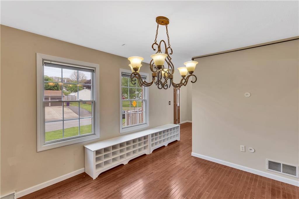 699 Surfside Drive Pittsburgh, PA 15239 - Photo 14 of 35
