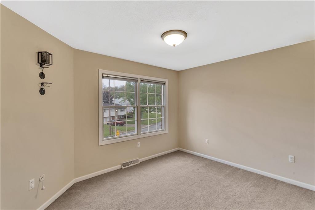 699 Surfside Drive Pittsburgh, PA 15239 - Photo 23 of 35