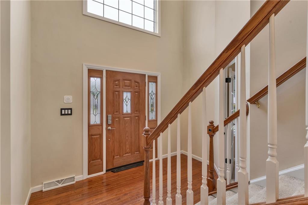 699 Surfside Drive Pittsburgh, PA 15239 - Photo 3 of 35
