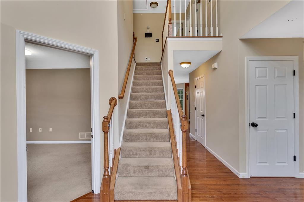 699 Surfside Drive Pittsburgh, PA 15239 - Photo 4 of 35