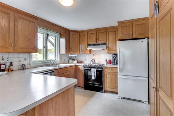8 Pitman Road Marblehead, MA 01945 - Photo 13 of 28 Gallery Image 13