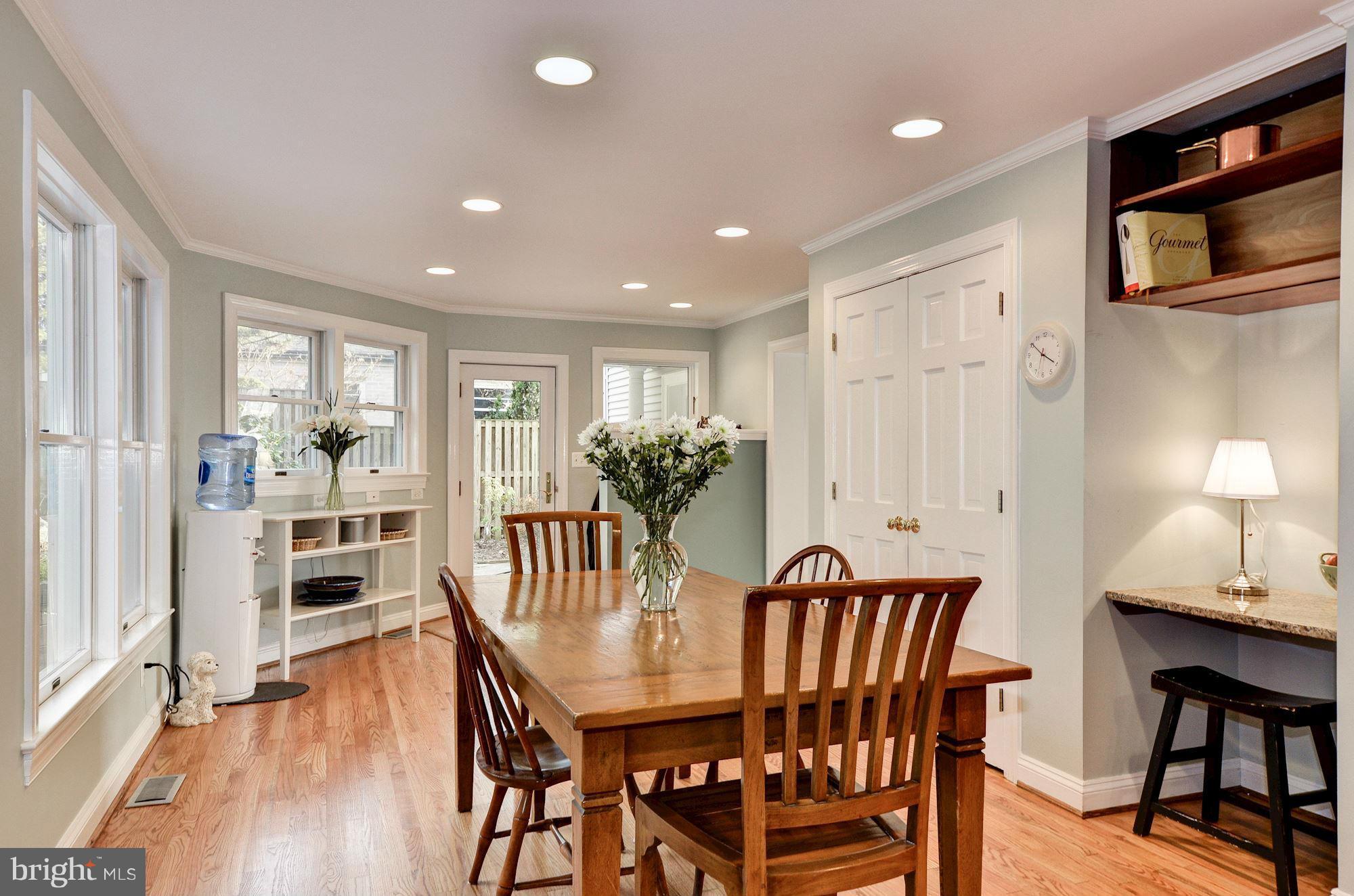 7827 Aberdeen Road Bethesda, MD 20814 - Photo 6 of 30 Breakfast area - light and bright!
