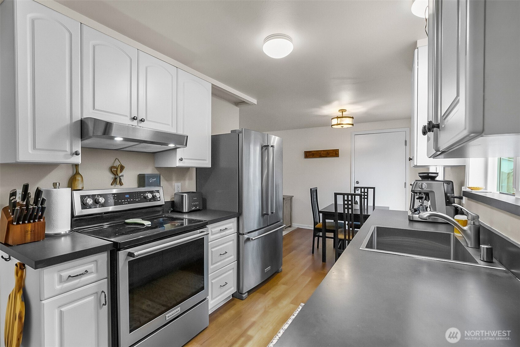 17419 Gravenstein Road Bothell, WA 98012 - Photo 12 of 30