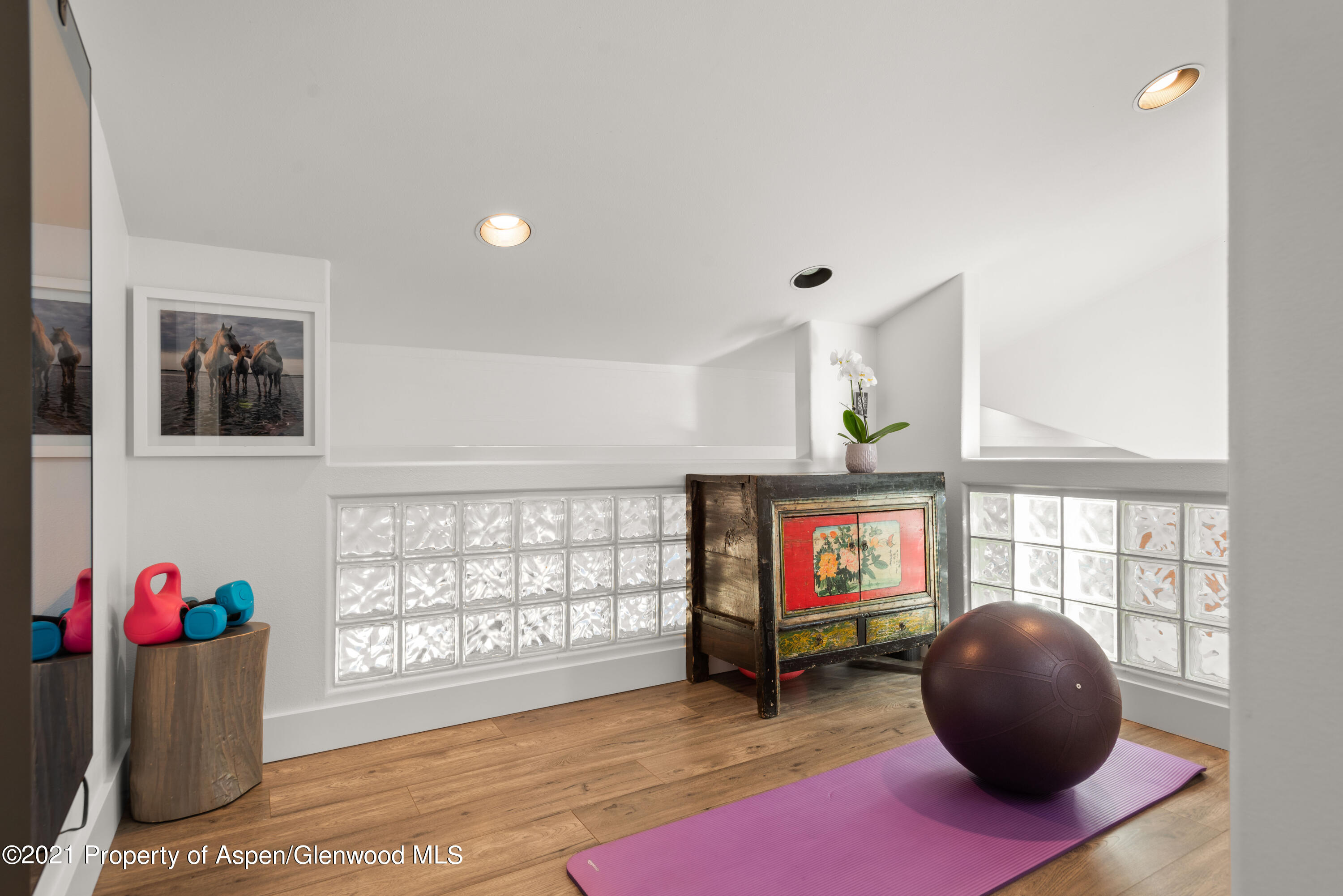 474 Upper Ranch Road Aspen, CO 81611 - Photo 13 of 43 a living room with furniture and a large window
