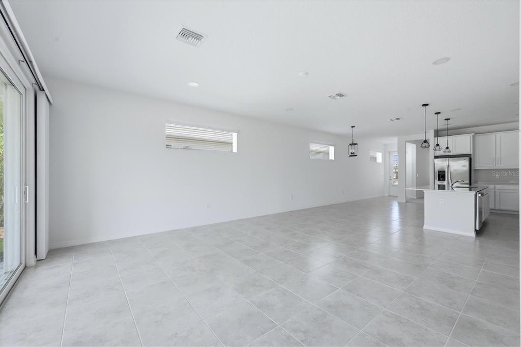 8113 Sternway Road Sarasota, FL 34240 - Photo 5 of 85