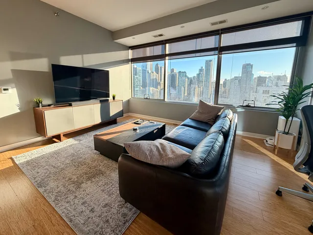 $3,400 | 303 West Ohio Street, Unit 3003, Chicago, IL 60654