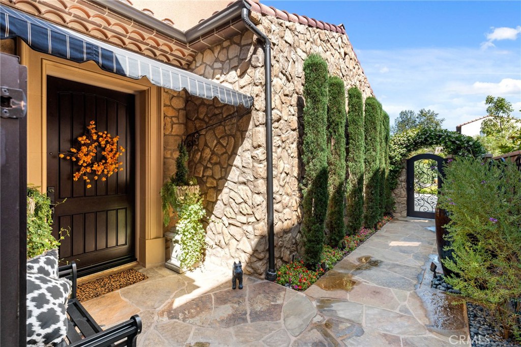 7 Zephyr Irvine, CA 92602 - Photo 9 of 52 a view of entryway