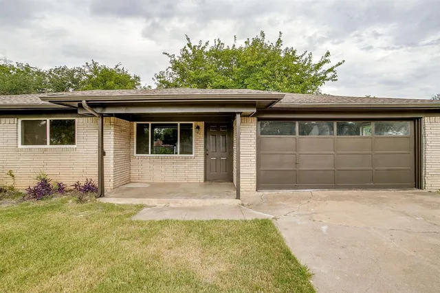 $1,950 | 3812 Linkwood Drive, Aledo, TX 76008