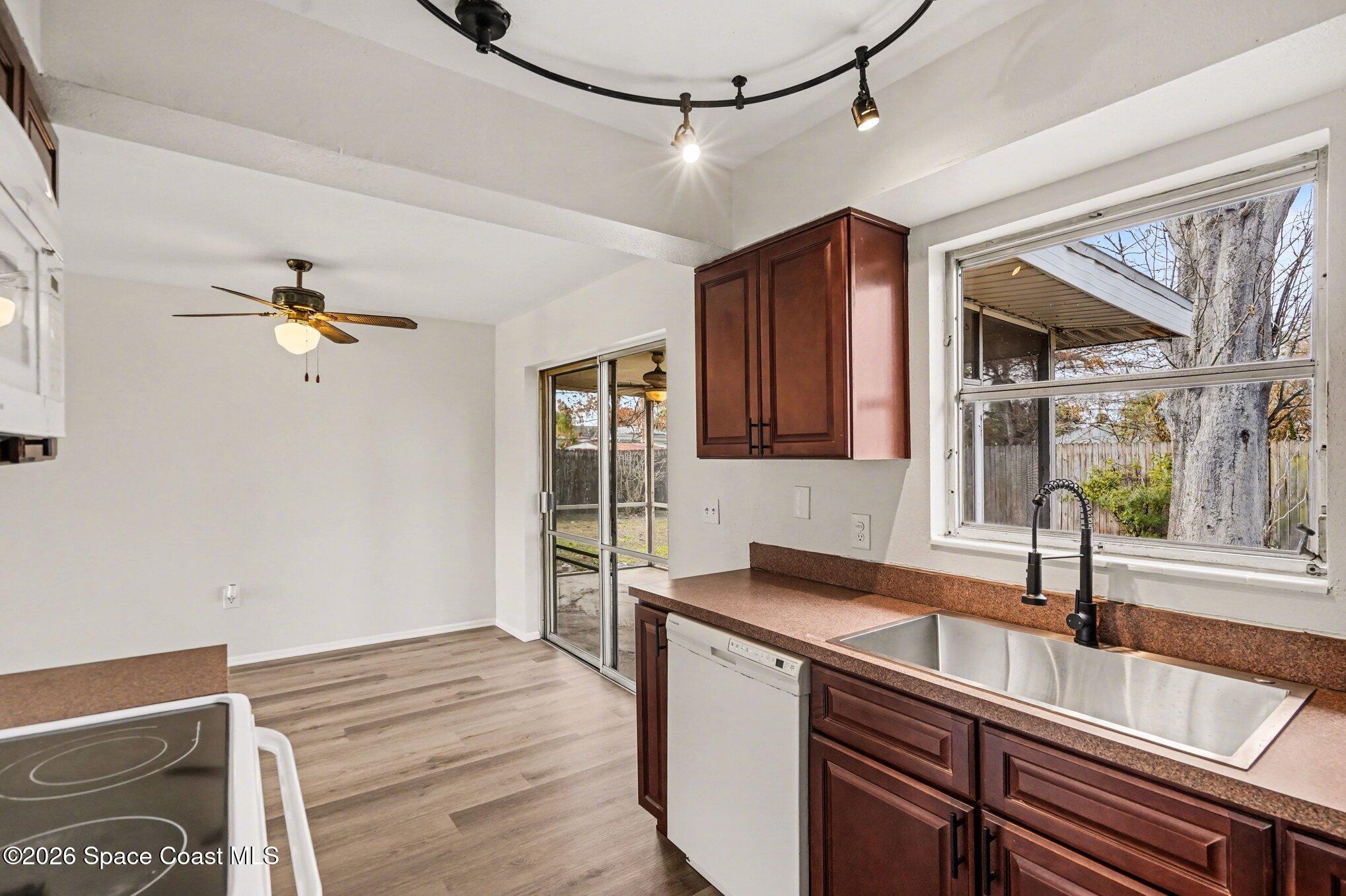 770 Mohawk Avenue Melbourne, FL 32935 - Photo 11 of 28 009_file_3379