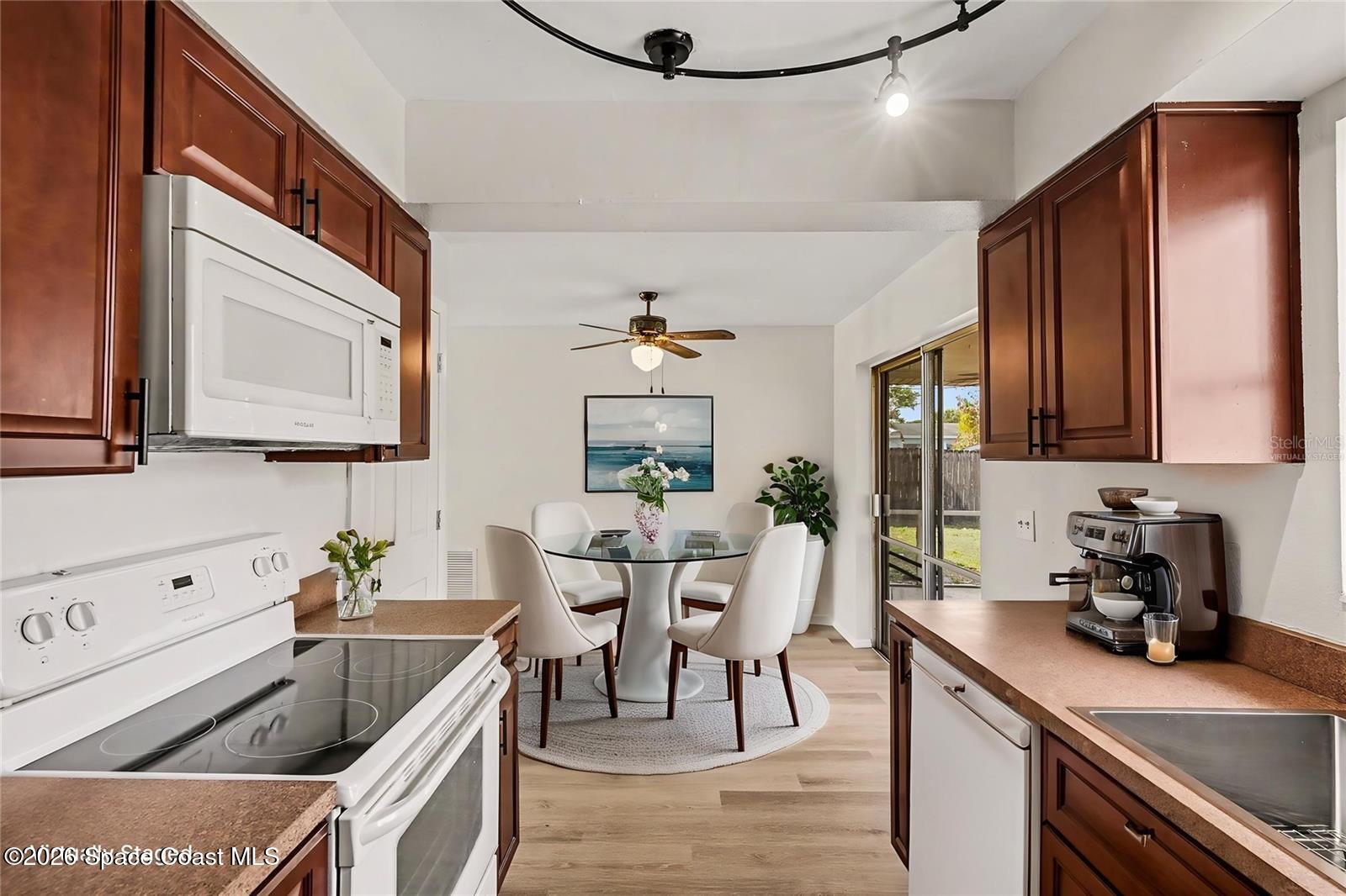 770 Mohawk Avenue Melbourne, FL 32935 - Photo 8 of 28 VS - Dining rOOM