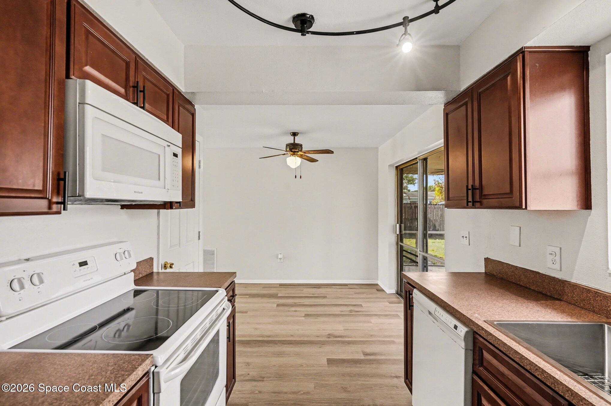 770 Mohawk Avenue Melbourne, FL 32935 - Photo 9 of 28 007_file_8234