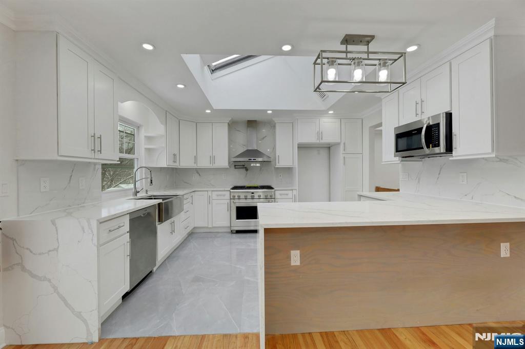 108 Packanack Lake Road Wayne, NJ 07470 - Photo 11 of 35