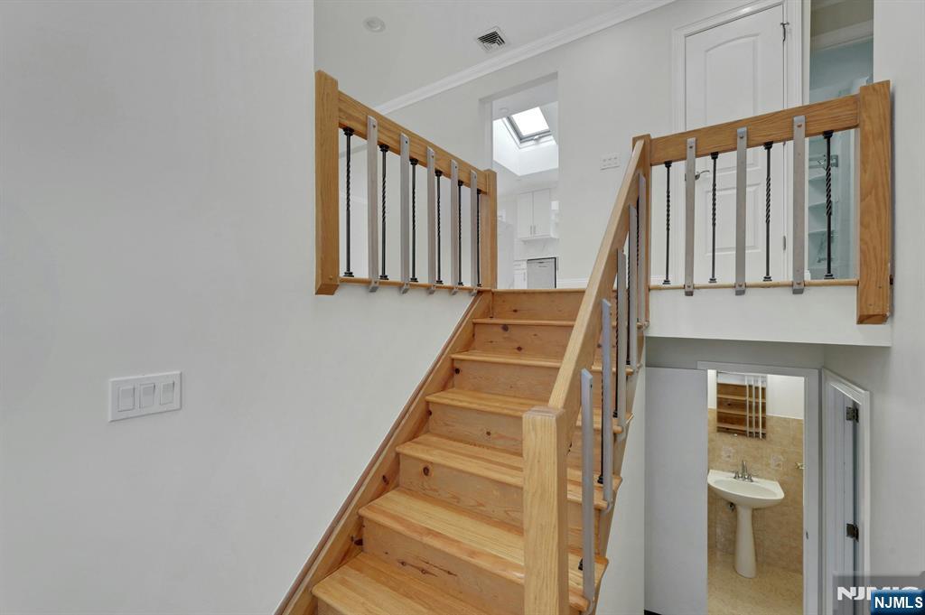 108 Packanack Lake Road Wayne, NJ 07470 - Photo 2 of 35