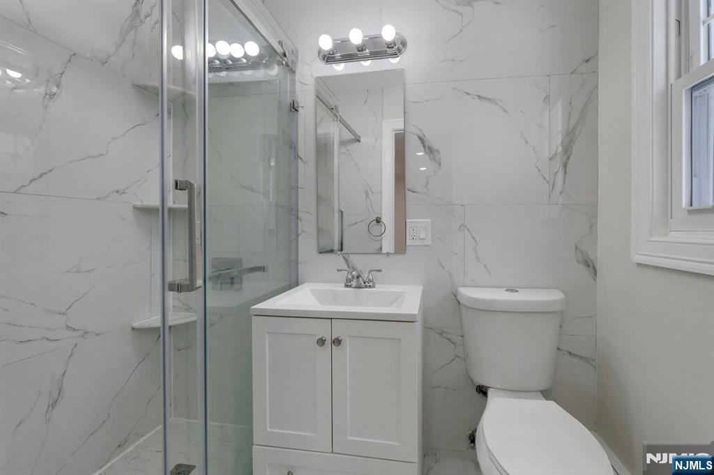 108 Packanack Lake Road Wayne, NJ 07470 - Photo 24 of 35