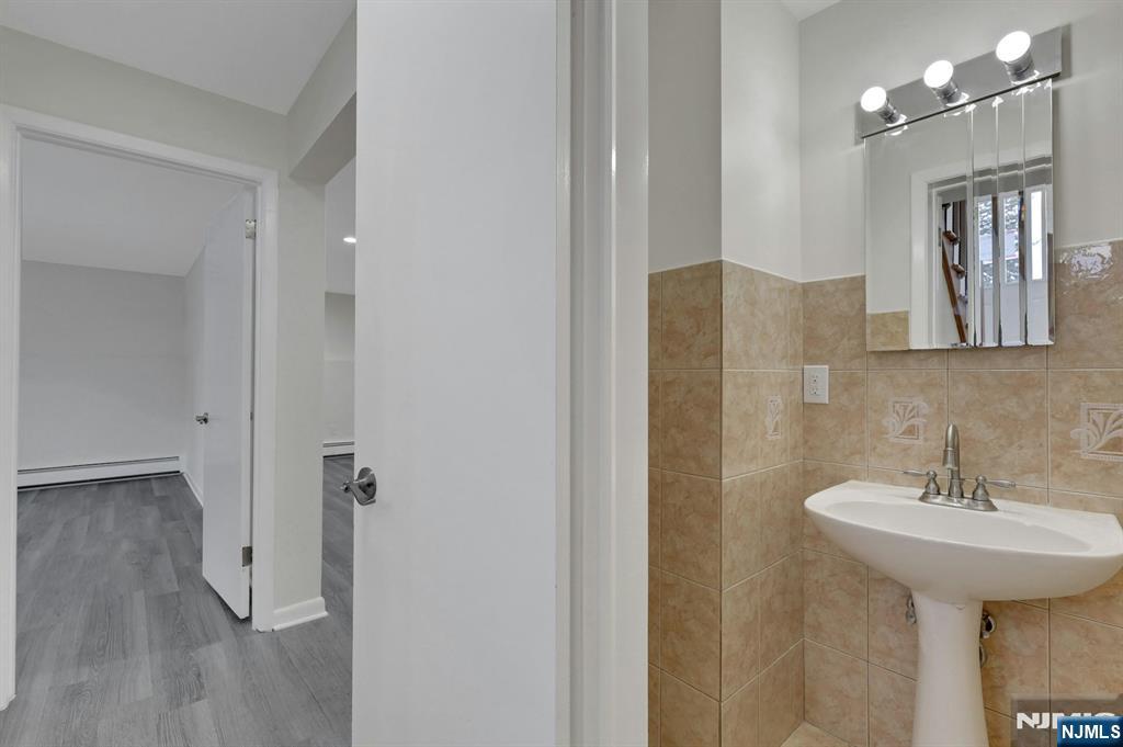 108 Packanack Lake Road Wayne, NJ 07470 - Photo 28 of 35