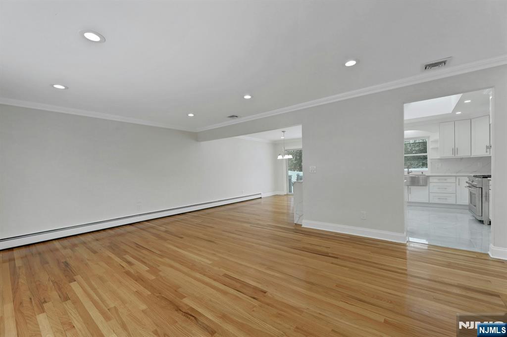 108 Packanack Lake Road Wayne, NJ 07470 - Photo 5 of 35