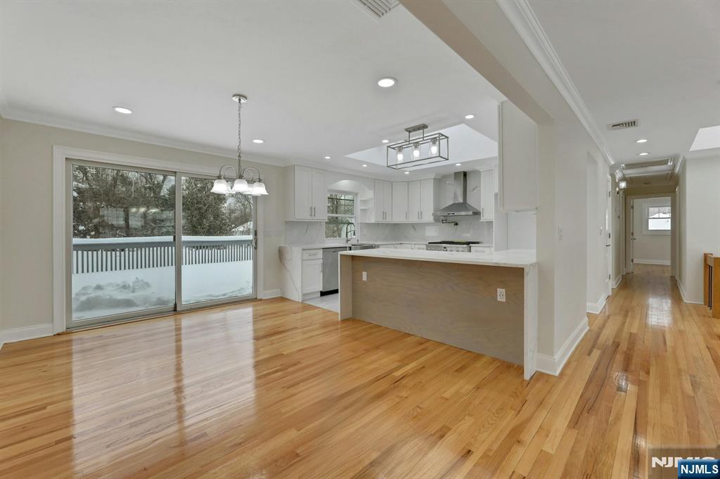 108 Packanack Lake Road Wayne, NJ 07470 - Photo 7 of 35