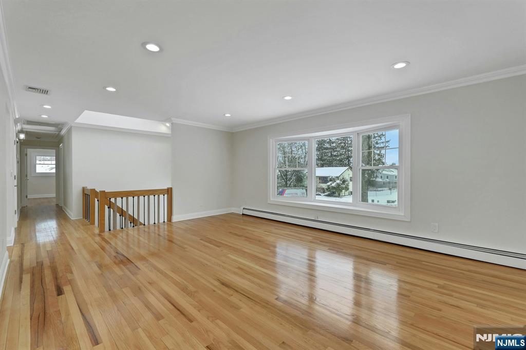 108 Packanack Lake Road Wayne, NJ 07470 - Photo 8 of 35