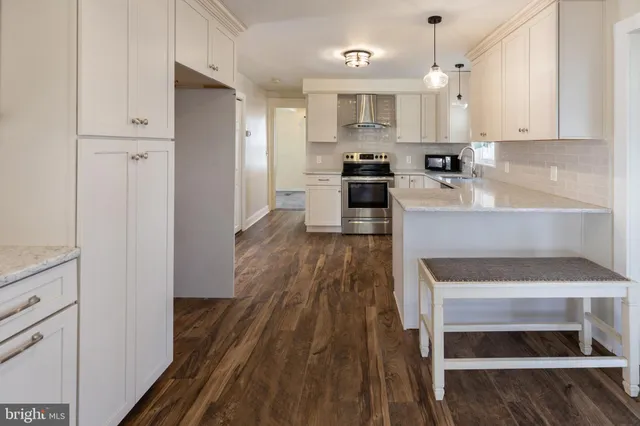 $344,900 | 209 Lake Drive, Bellmawr, NJ 08031