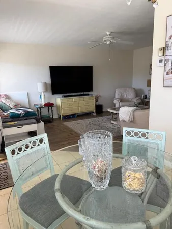 $1,200 | 2840 Lake Osborne Drive, Unit 202, Lake Worth Beach, FL 33461