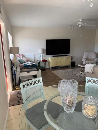 $1,200 | 2840 Lake Osborne Drive, Unit 202, Lake Worth Beach, FL 33461