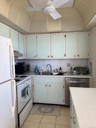 $1,200 | 2840 Lake Osborne Drive, Unit 202, Lake Worth Beach, FL 33461