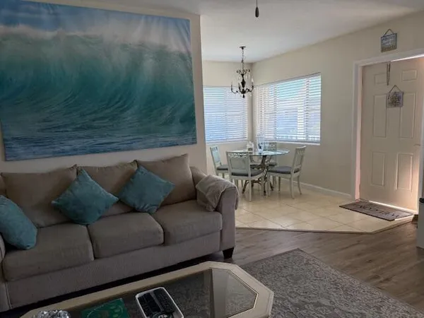 $1,200 | 2840 Lake Osborne Drive, Unit 202, Lake Worth Beach, FL 33461