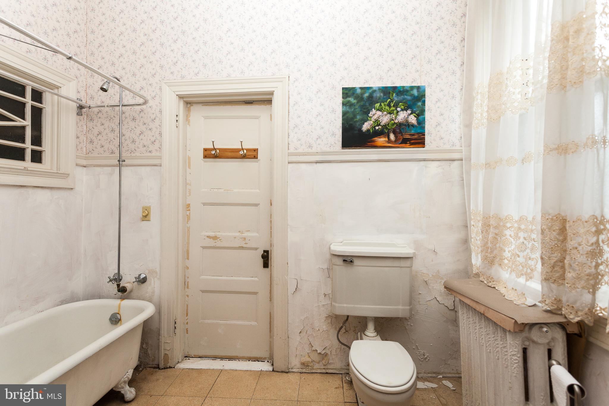 116 Ridgewood Road Baltimore, MD 21210 - Photo 18 of 34 bathroom