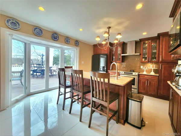 $1,250,000 | 7 Market Drive, Syosset, NY 11791