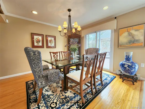 $1,250,000 | 7 Market Drive, Syosset, NY 11791