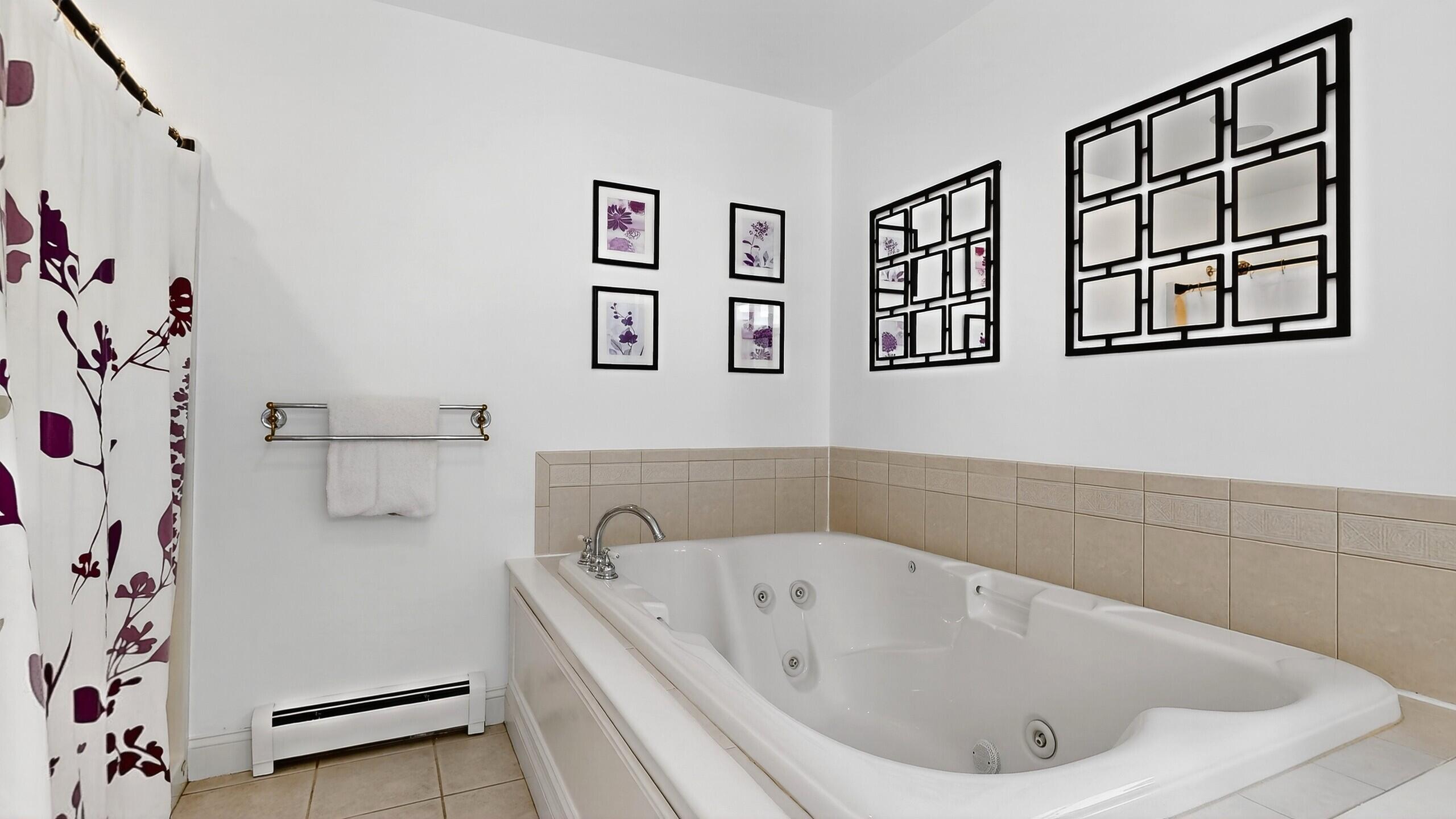 11 Fowler Farm Road Scarborough, ME 04074 - Photo 49 of 97 Jetted tub for TWO !!