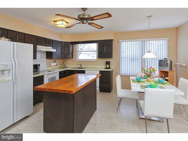 209 Sandringham Road Cherry Hill, NJ 08003 - Photo 4 of 12