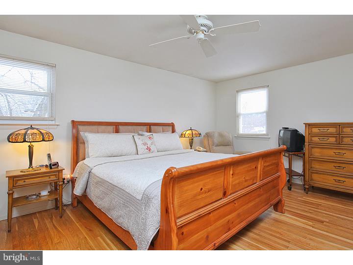 209 Sandringham Road Cherry Hill, NJ 08003 - Photo 8 of 12