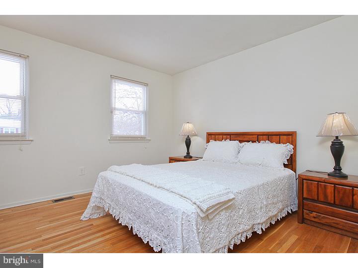 209 Sandringham Road Cherry Hill, NJ 08003 - Photo 9 of 12
