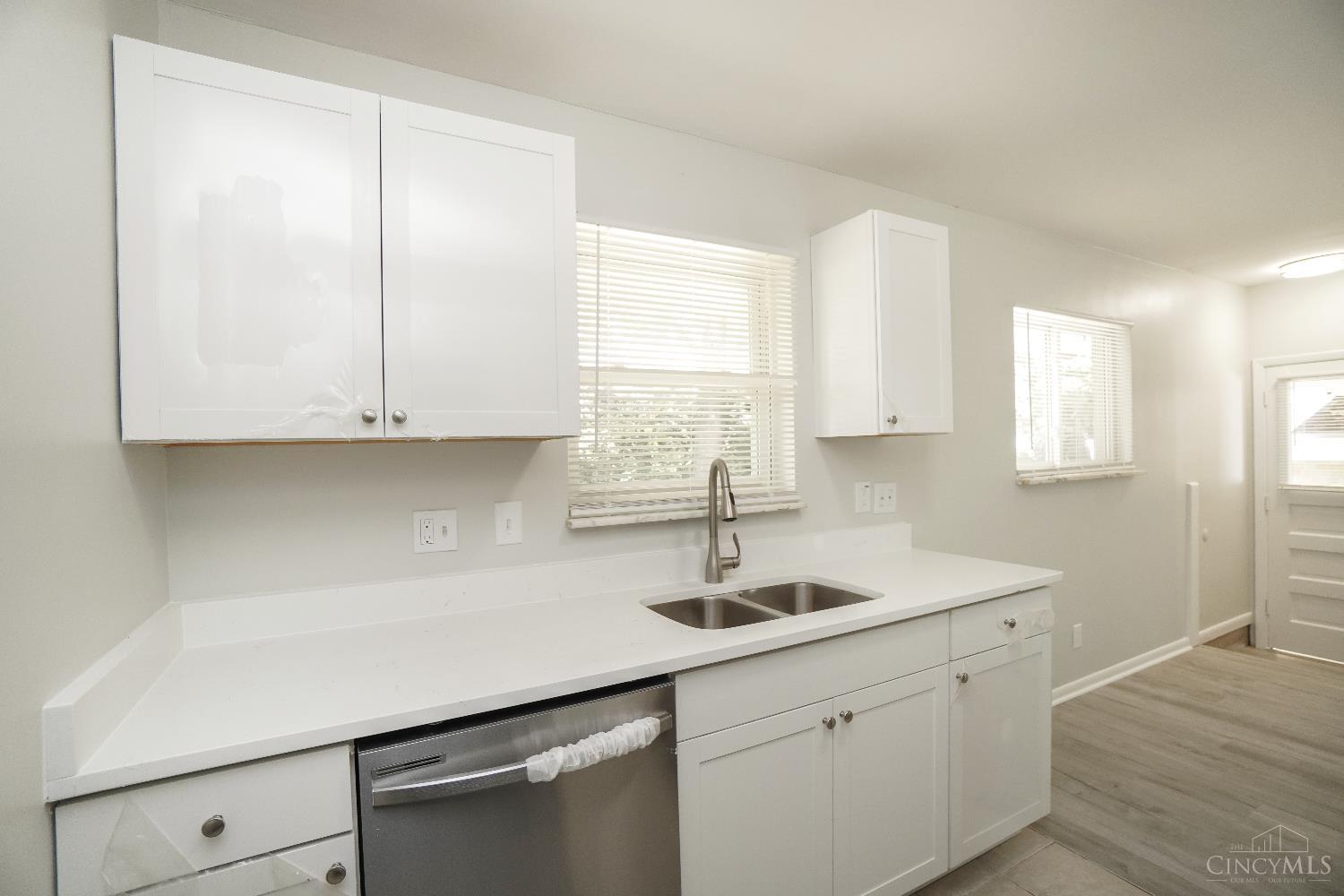 6851 Rutherford Court Cincinnati, OH 45239 - Photo 16 of 47 Gallery Image 16