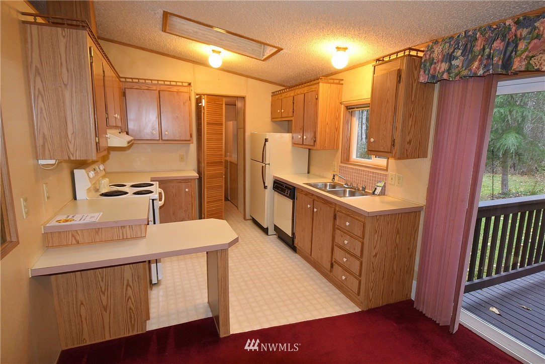 7958 Crockett Road Blaine, WA 98230 - Photo 3 of 24 Gallery Image 3