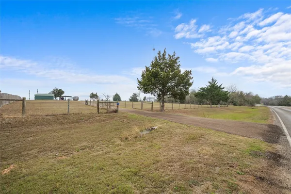a view of an outdoor space