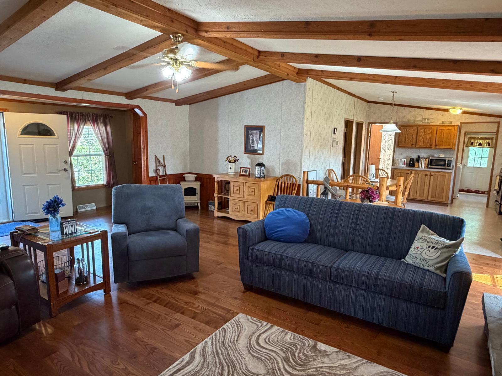 16 Ward Street Presque Isle, ME 04769 - Photo 15 of 33 Living Room