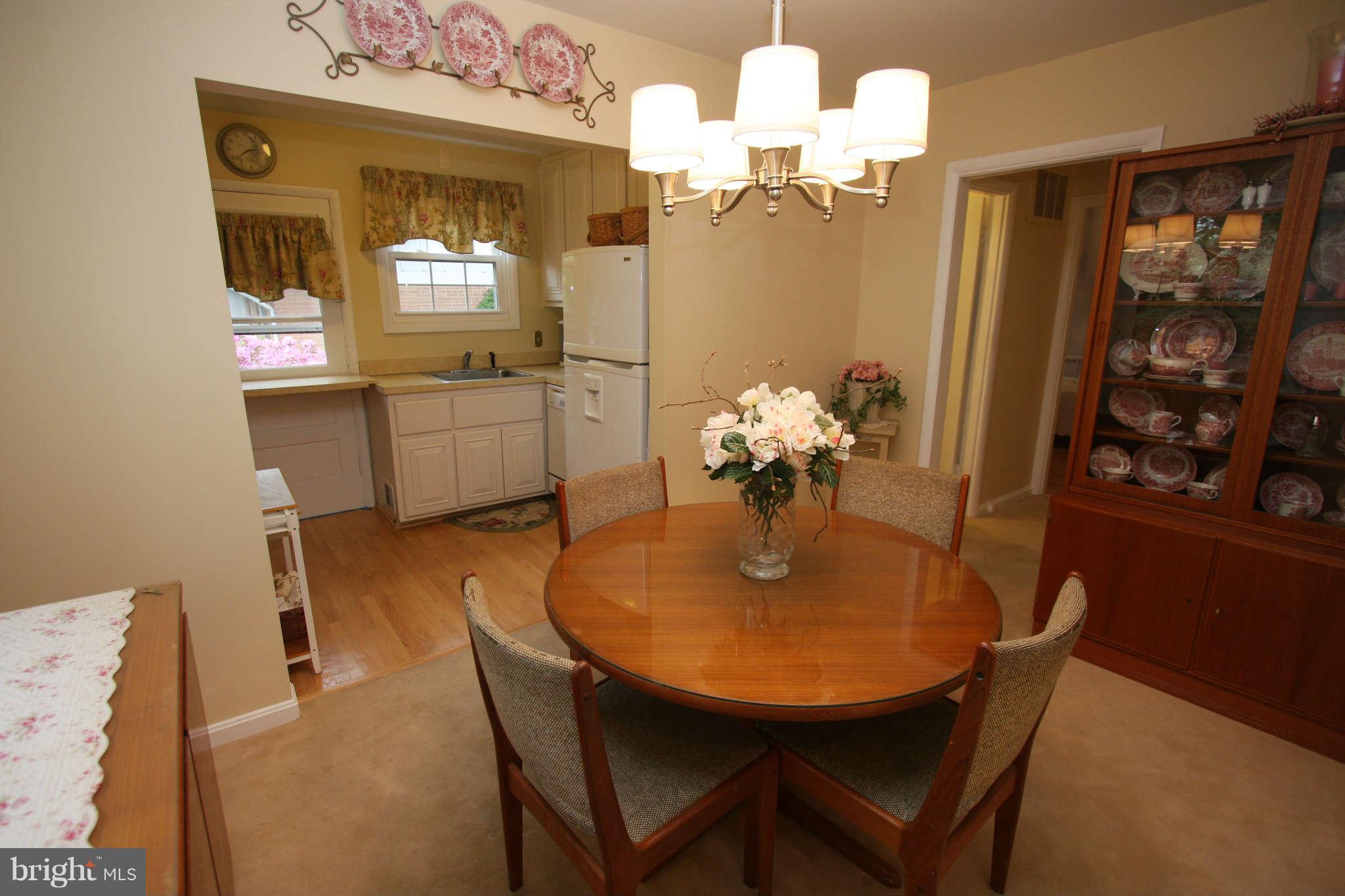 404 Hannes Street Silver Spring, MD 20901 - Photo 11 of 22 Dining Room