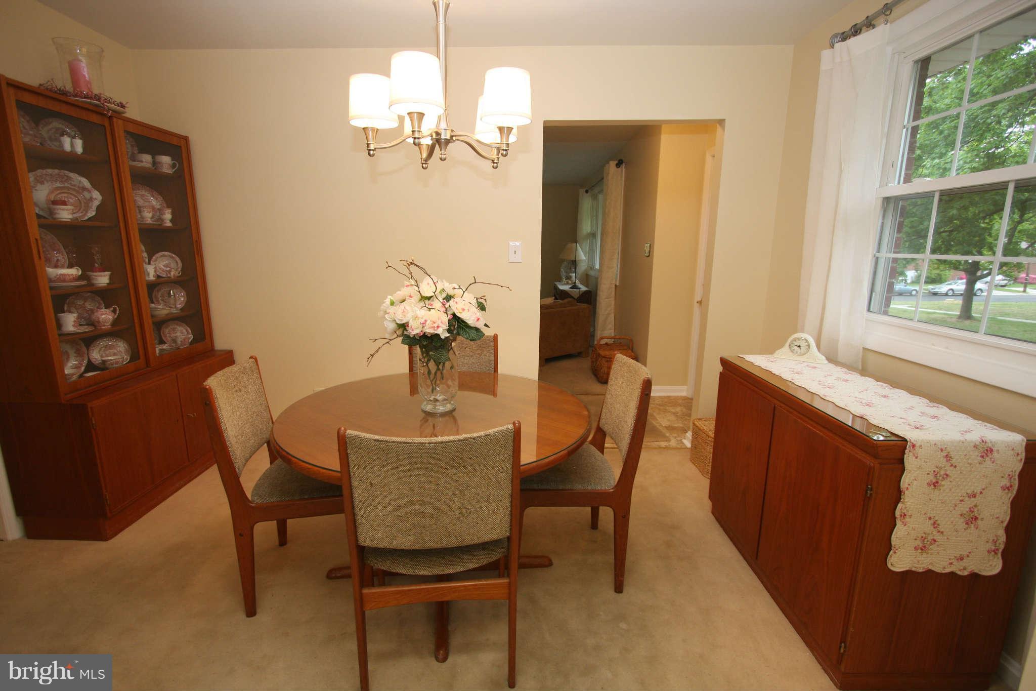 404 Hannes Street Silver Spring, MD 20901 - Photo 12 of 22 Dining Room