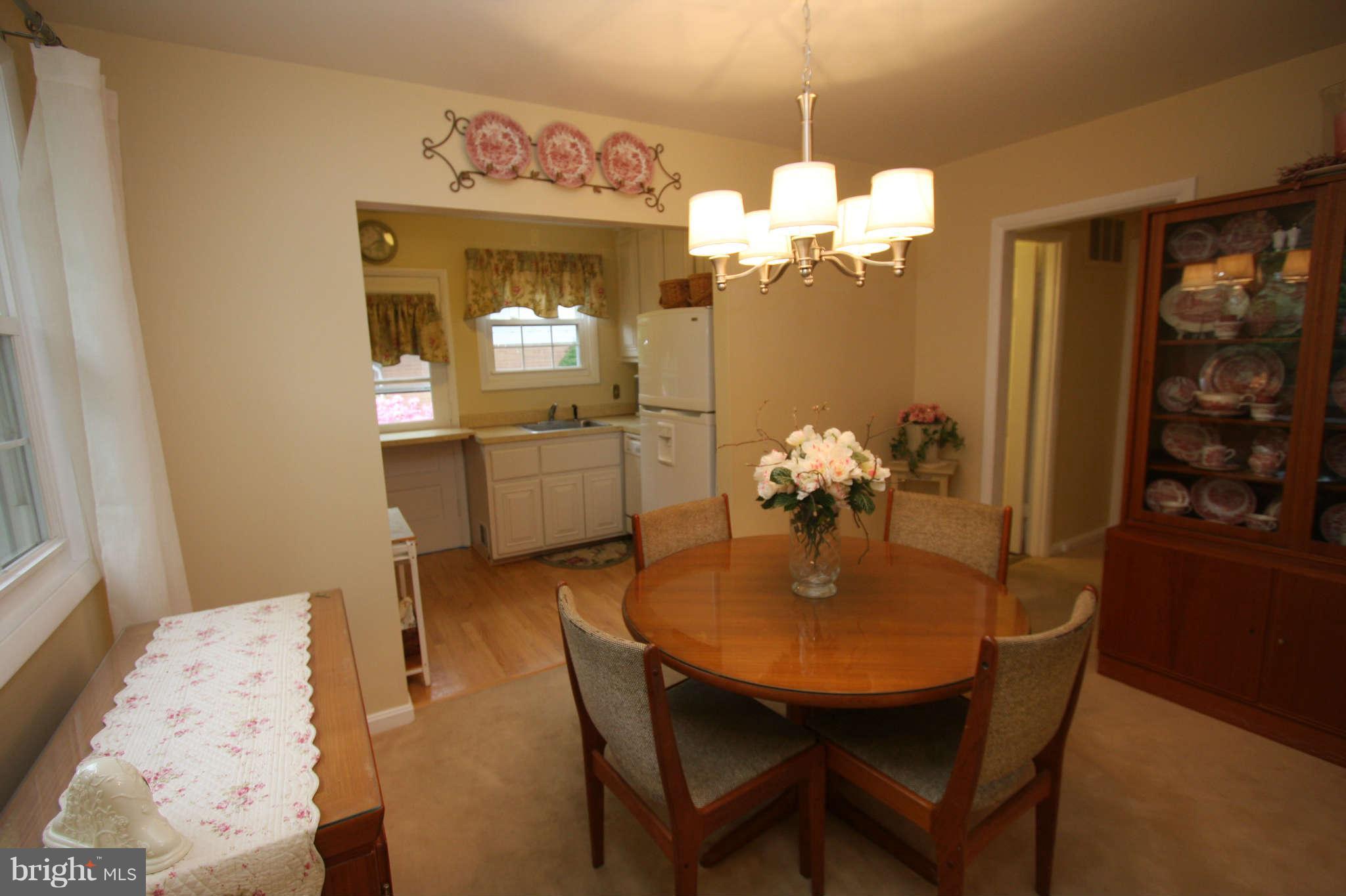 404 Hannes Street Silver Spring, MD 20901 - Photo 13 of 22 Dining Room