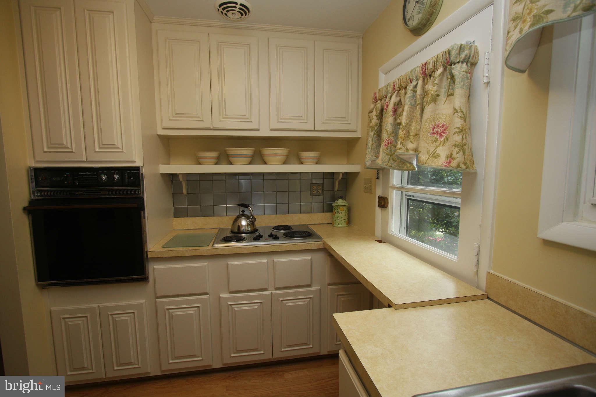 404 Hannes Street Silver Spring, MD 20901 - Photo 15 of 22 Kitchen