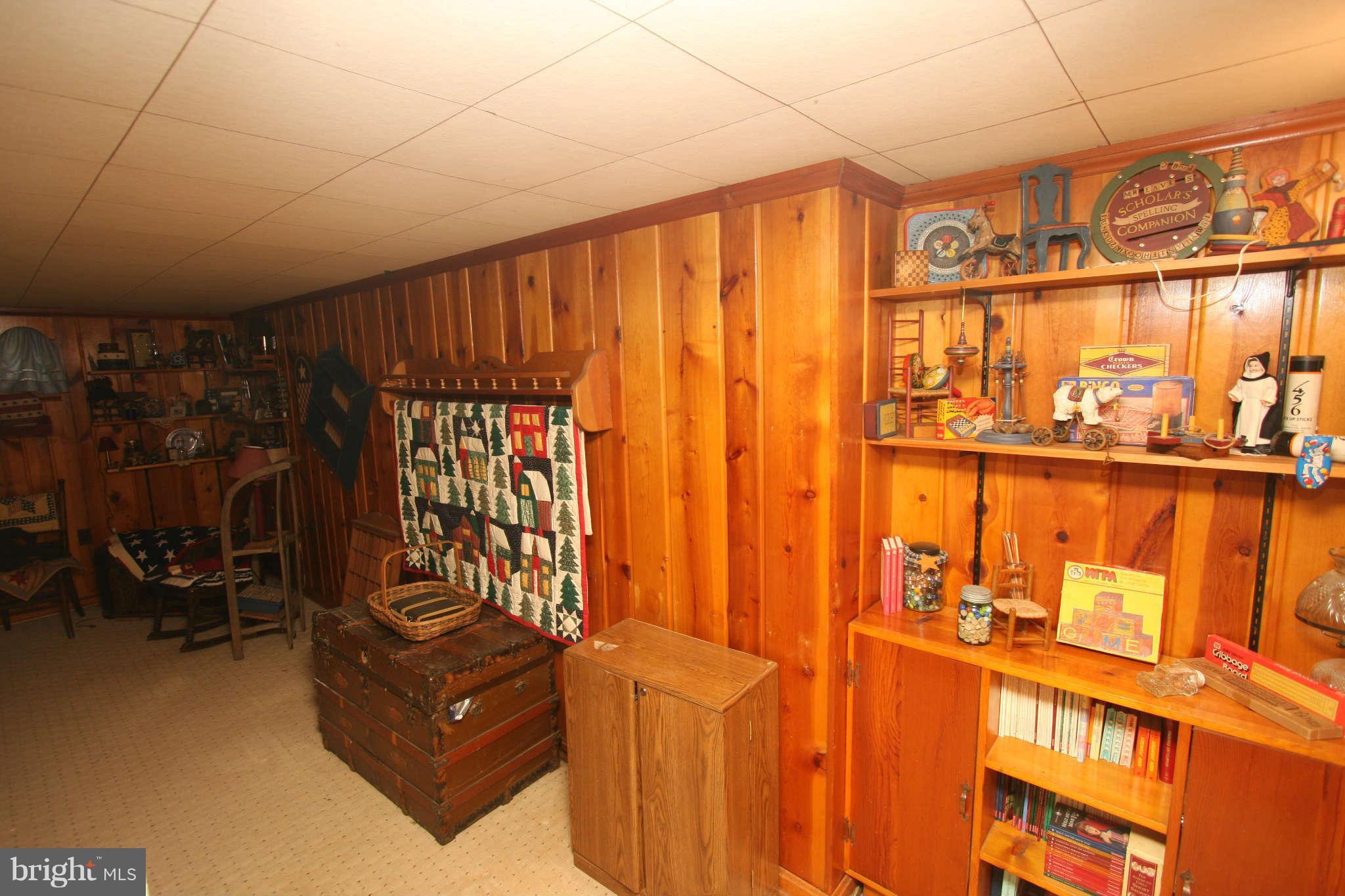 404 Hannes Street Silver Spring, MD 20901 - Photo 16 of 22 Family Room